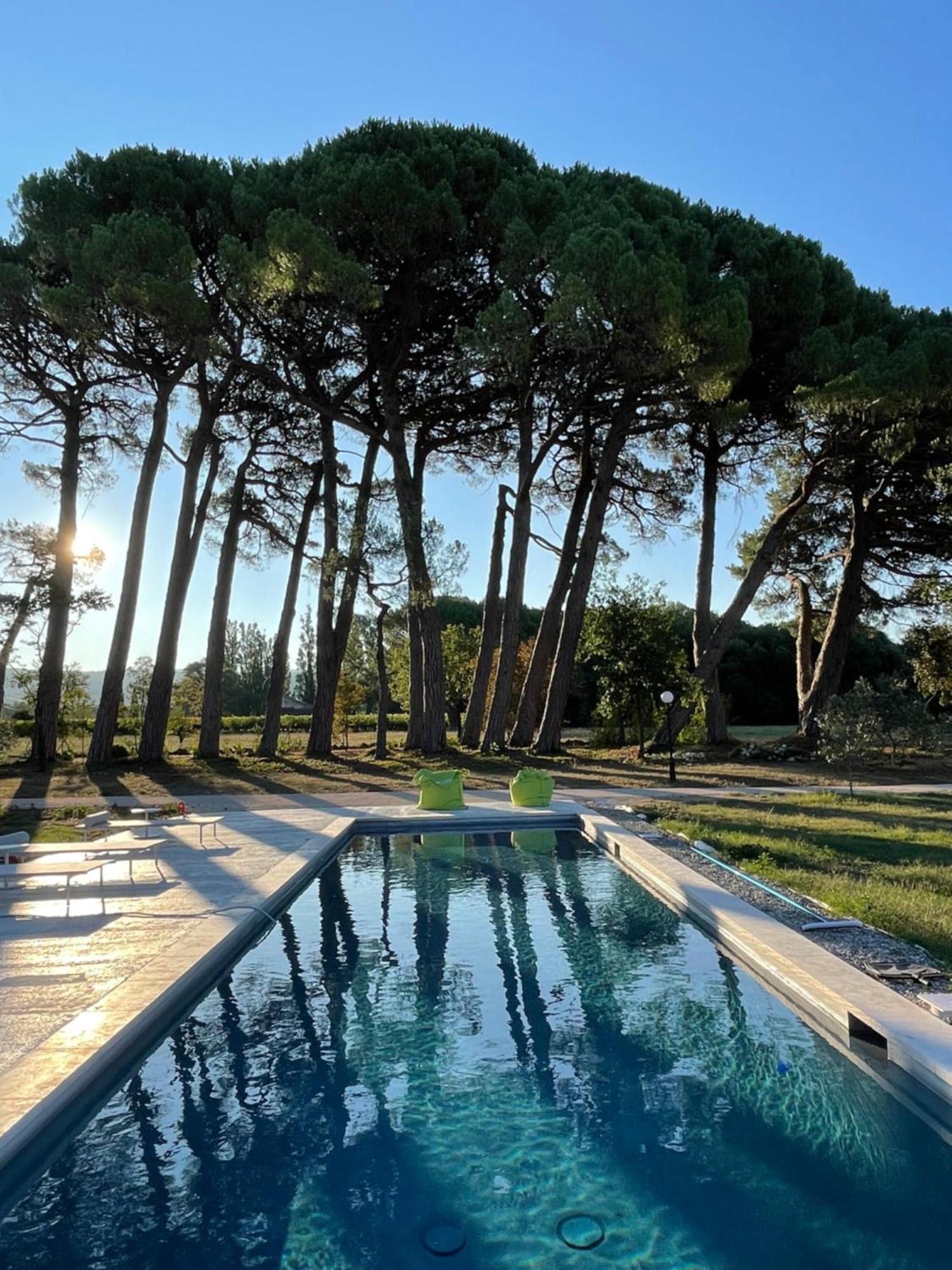 Hotel La Pavoyere Mormoiron Esterno foto